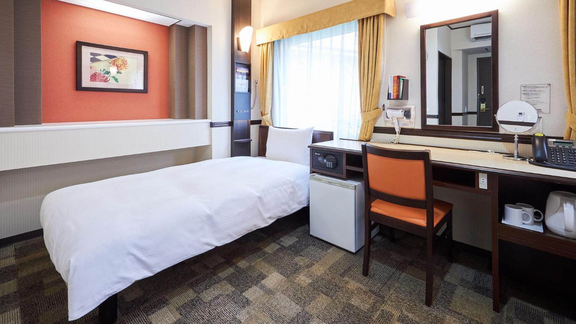 Toyoko Inn Saitama Iwatsuki Ekimae Стая снимка